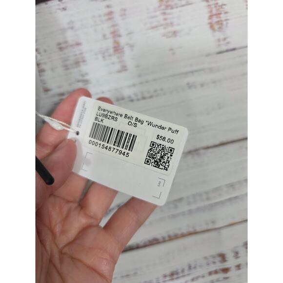 Lululemon Everywhere belt bag Wunder Puff in black NWT - Picture 4 of 7